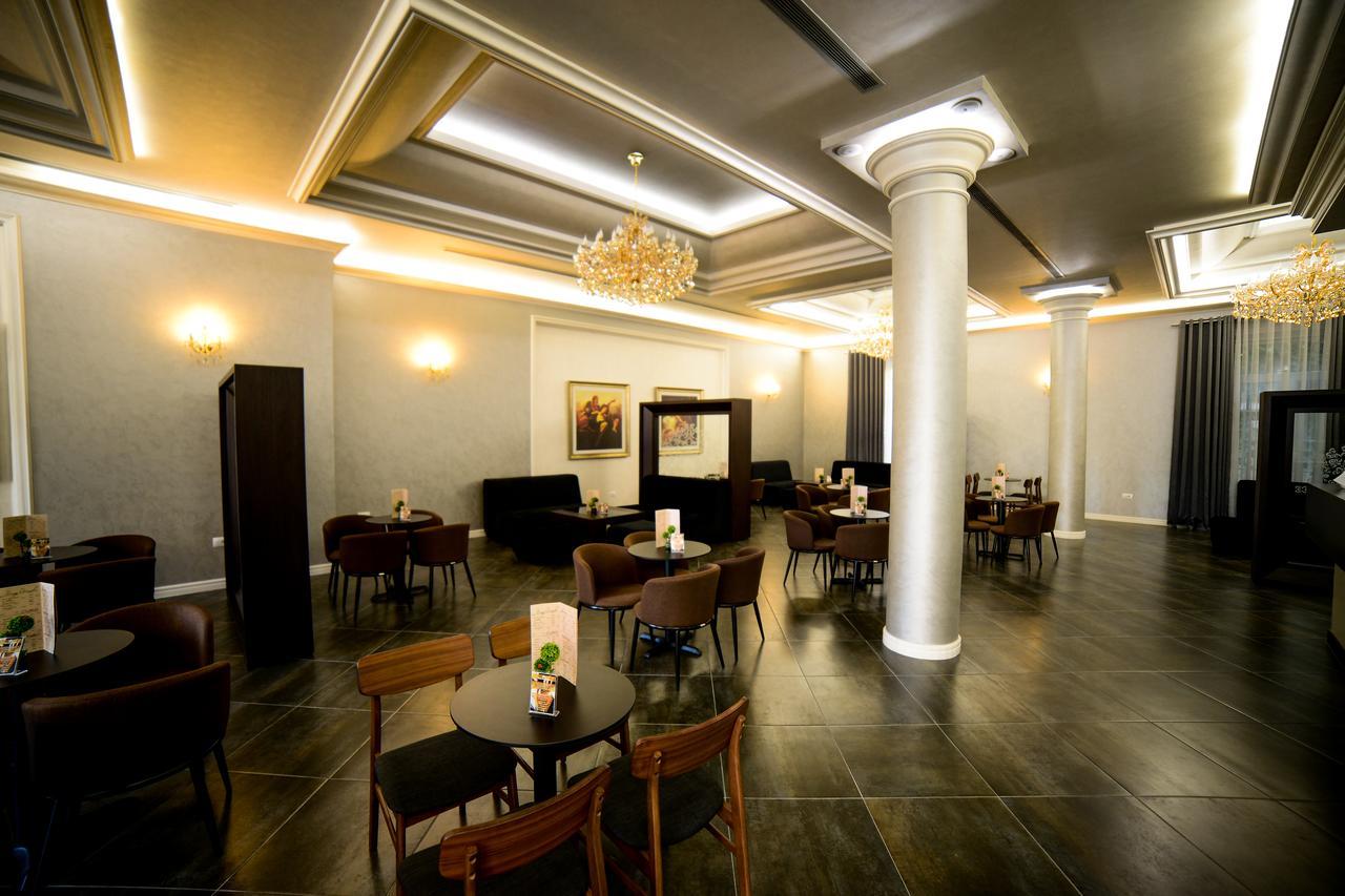 Hotel Vila Imperial Елбасан Екстериор снимка