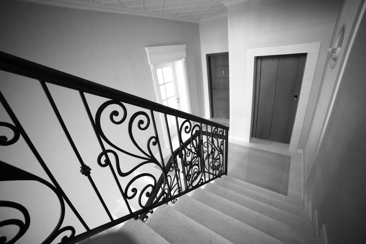 Hotel Vila Imperial Елбасан Екстериор снимка