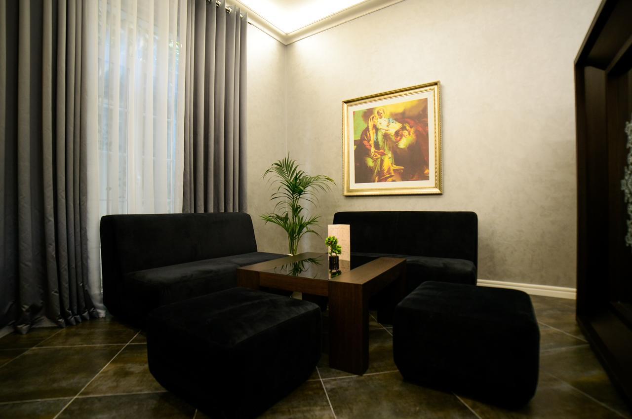 Hotel Vila Imperial Елбасан Екстериор снимка
