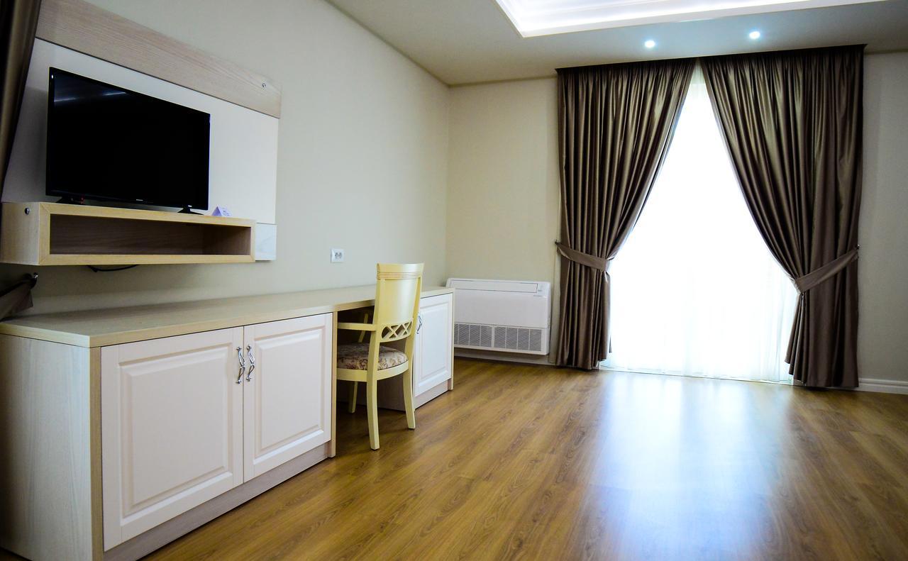 Hotel Vila Imperial Елбасан Екстериор снимка
