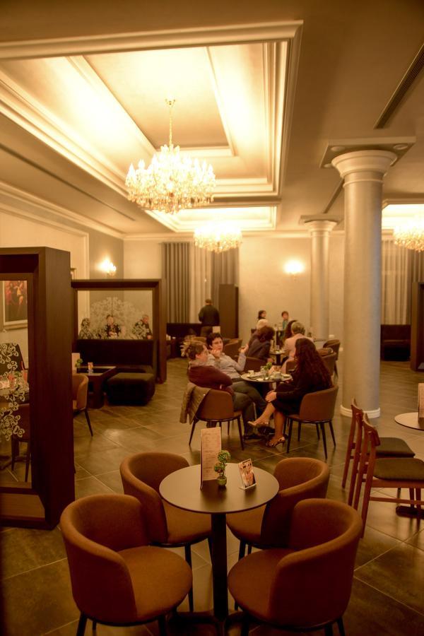 Hotel Vila Imperial Елбасан Екстериор снимка