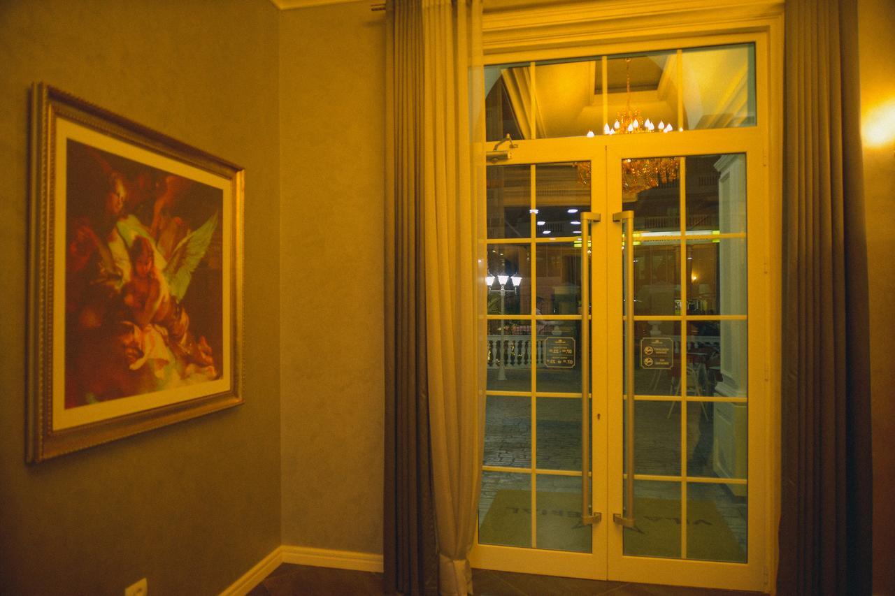 Hotel Vila Imperial Елбасан Екстериор снимка